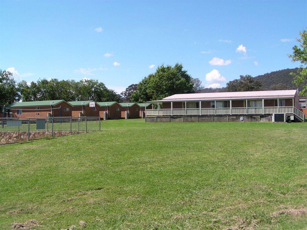 Canberra Carotel Motel Extérieur photo