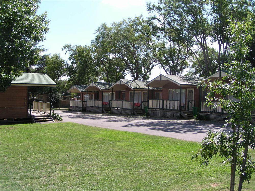 Canberra Carotel Motel Extérieur photo